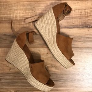 Universal Thread Heels